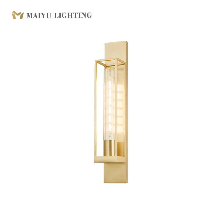 Clear hand-made glass wall lamp